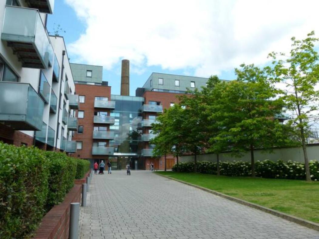 Bright & Spacious Double Bedroom With Ensuite And Concierge! Paid Parking Available Londra Esterno foto